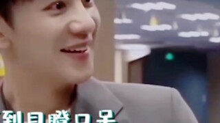 把光光吓得瞳孔地震了哈哈哈