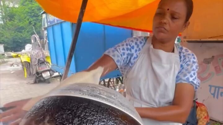 Kakak penjual roti di jalanan India gerakannya sehalus AI, tapi kok tetap terasa nggak masuk akal ya