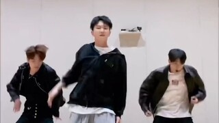 221004 SEVENTEEN 权顺荣HOSHI 李硕珉DK 李灿DINO C>< rush哥的歌超级棒!!! Rushhour 零站