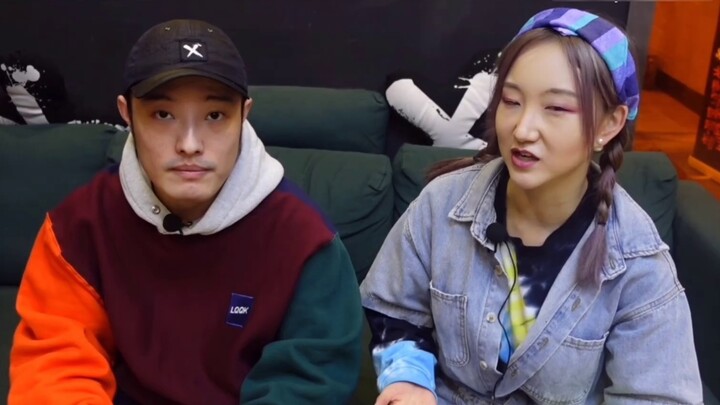 Oldschool ที่ Wang Yibo ชอบคืออะไร? หวางเจียเอ๋อร์ถูกเรียกว่า "ผู้มีพรสวรรค์การเต้นอันดับต้นๆ" โดยรุ