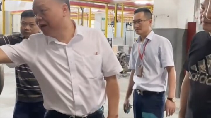 A shopkeeper’s remark—“86 yuan isn’t worth coming in to eat!”—wrote off a year’s worth of Huzhou’s c