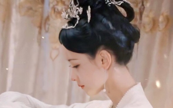 Dan Yang Wang, you call yourself “Your Majesty” but don’t address Xiao Yan as “Imperial Sister-in-La