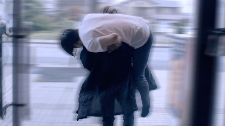 ครูถูกทำร้ายทั้งกายและใจจนเกือบต้องหันไปทำงานในวงการมืด จู่ๆ นักเลงหนุ่มก็อ้างว่าเป็นผู้ต้องหาแล้วฉว