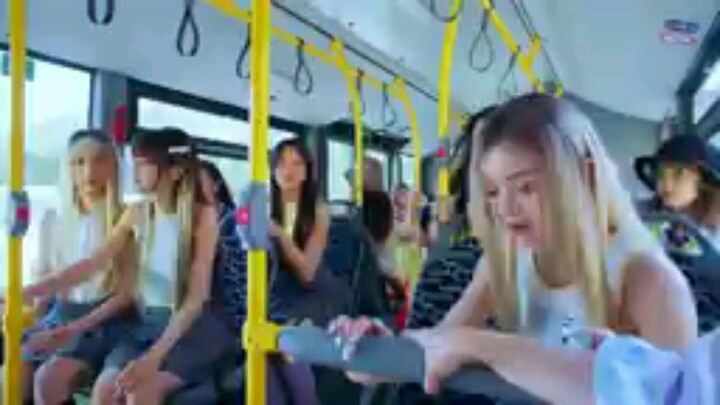 NewJeans Super Shy MV