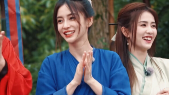 เสื้อผ้าเรียบๆ แล้วไง ยังไงก็สวยที่สุดอยู่ดี