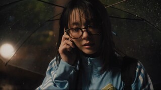 QWER holding back tears MV