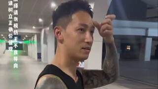 A tomboy's first face-to-face meeting with her online crush: getting a rough-and-tumble sports stude