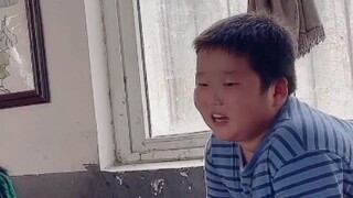 Sau giờ học, cô giáo cho trẻ chơi trò Chủ nhà! Ba thiếu một