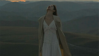 那天的风很大，大到我以为人类有翅膀，也拥有自由