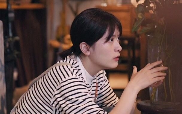 Ở cửa hàng hoa góc phố cũng có người tôi thích