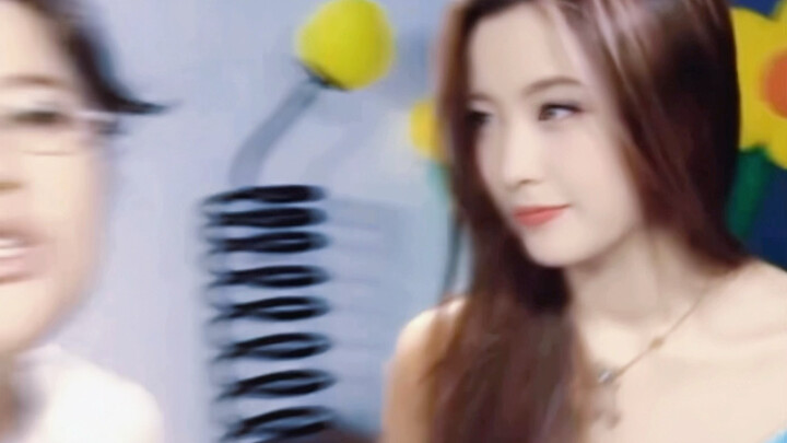 So this is what a stunning beauty looks like from a first-person perspective…