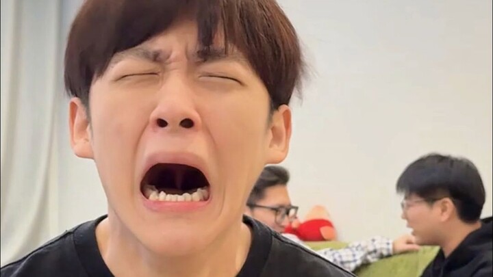 Làm thế nào để khéo léo gợi ý anh em nên về nhà rồi?