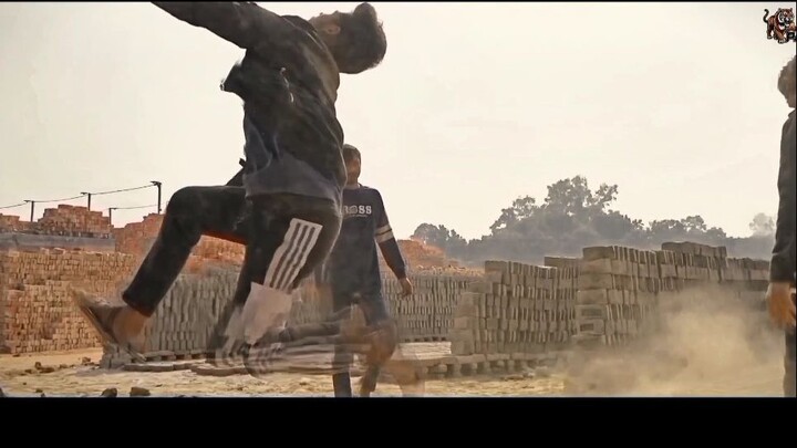5 Vs 1 !!  Did he survive ? Bangladesh Bollywood Fight
