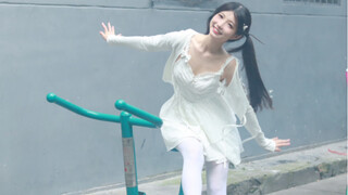 “她还是那么爱笑！”