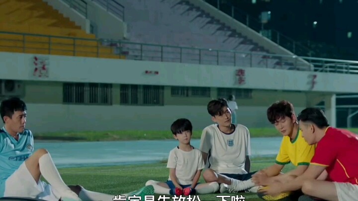 Presiden wanita dan suami muda yang manja