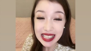 Xinjiang girl talks about the bizarre passengers she encountered as a flight attendant—she's losing 