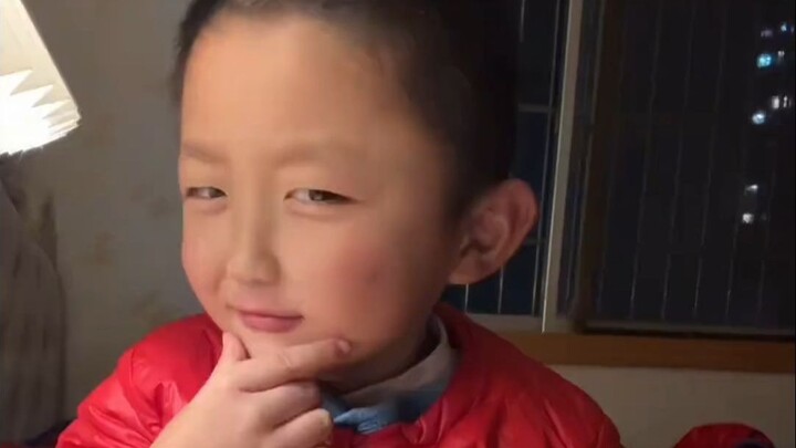 Sudah jam 10 malam, anak ngotot enggak mau tidur; pakai sarapan buat mengalihkan perhatiannya supaya