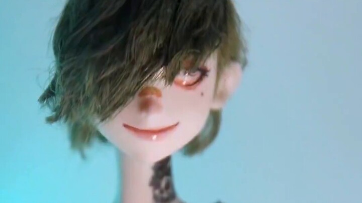 I didn't expect that when I was nearly 40, I followed my sister to play with a custom plush doll mad