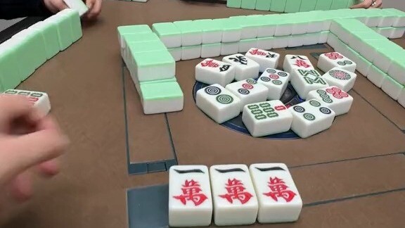 这麻将打得真精彩啊，一起来打麻将啊。