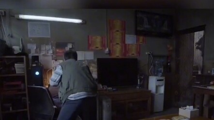 [สอบใหญ่] ทำยังไงดีถ้าพ่อแม่กำลังใกล้ชิดกันแล้วลูกบังเอิญมาเห็นเข้า? รอคำตอบออนไลน์อยู่ รีบมาก!...