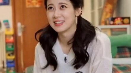 Zhao Zhaoyi, seharian sibuk keluar masuk begitu, kalau meminjam barang jangan terlalu menggoda ya