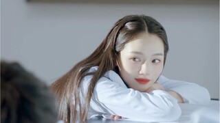 她回眸那一笑让我相信她会遇到属于她的花！！！