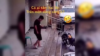 cười vđ 😂