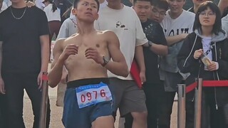 翻了一晚上表白墙，结果在孙吧