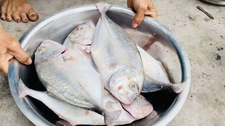 Mẹ Tính cùng các cô làm nhiều món cúng đầu năm, con gái và con rể về nhà đông vu