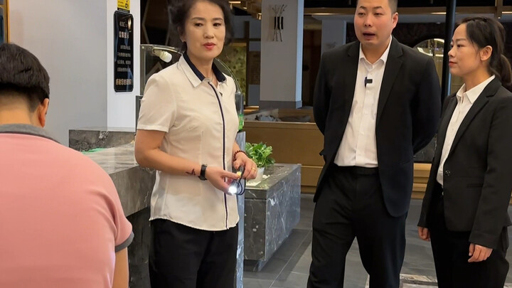 Si Tua Keempat Dihadapkan dengan Saingan Baru di Tempat Kerja