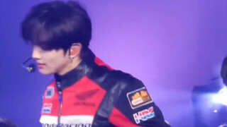 他吗的 韩国尤物 热舞 在跳Blessed-Cursed