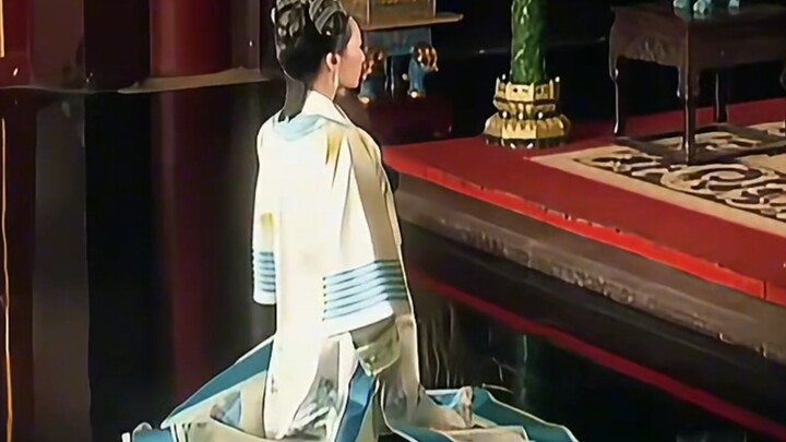 She’s the only one—An Lingrong—who never once lost her heart to the Emperor, Prince Guo, Doctor Wen,