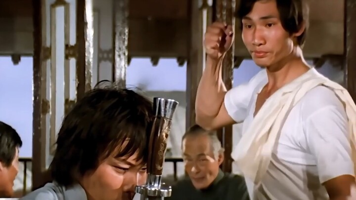 ไม่มีเงินเหรอ? งั้นต่อยฉันหน่อยสิ 🤓