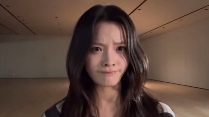 เด็กหญิงตัวเล็กๆ ที่เต้นไลฟ์สดจนเหนื่อยก็ปลอบใจตัวเองแบบนี้แหละ