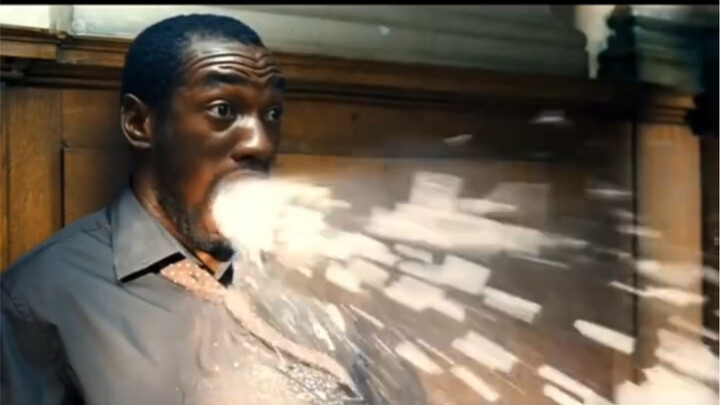 หากไปทำให้หนุ่มคนนี้ขุ่นเคือง บลีช เทพมรณะก็จะมาเยือน เพราะเขามีโทรศัพท์ปิศาจตัวหนึ่งนั่นเอง