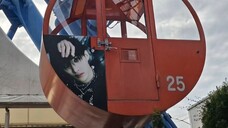 Kincir ria Tokyo Dome telah dihiasi dengan foto-foto anggota StrayKids, dan lagu-lagu GIANT diputar