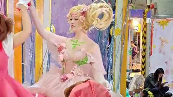 In order to go to the comic convention and recreate the karuta, I...