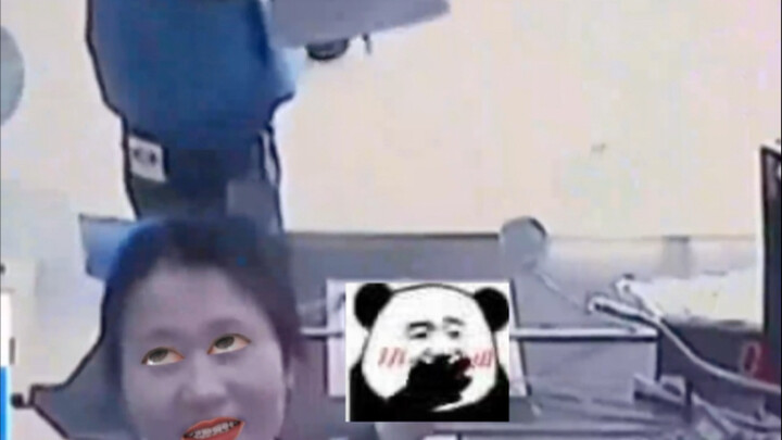 جعل الصرّاف يضحك بصوت عالٍ