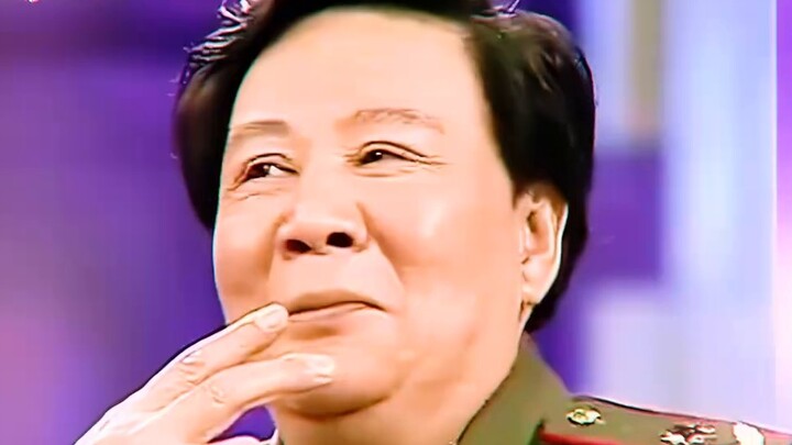 Người đồng chí này trông thật may mắn, ít nhất anh ấy còn là trưởng nhóm làm việc!