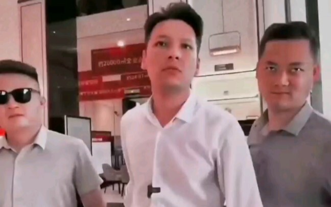 Ngày nào cũng bị lừa, lần nào cũng y hệt.