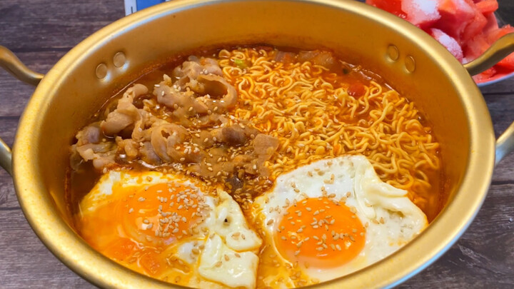 [Makanan]Mie dengan irisan tomat & daging sapi