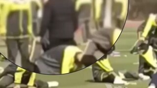 淄博一初中学生体育课与老师发生争执 被老师当众连抽两个耳光后学生还手 校方：涉事老师已向该学生道歉 #社会百态 #淄博 #学生