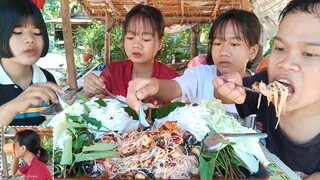 เผ็ดจนต้องร้องขอกล้วย555