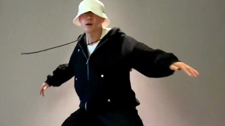 新鲜的！鹭卓翻跳《GENTO》，运镜有点厉害了