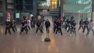 Lần đầu tiên tôi xem điệu nhảy trực tiếp của nhóm điên cuồng Krump là “Lotus” của thầy Zhang Yixing,