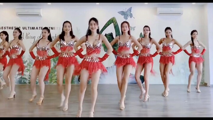 Nữ sinh Việt Nam: Nhóm nhảy Cannes 3 của nữ sinh đại học Việt Nam | Gợi cảm | Nữ sinh đại học | Quần