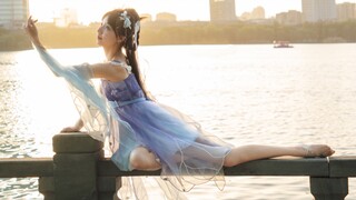 人 鱼 公 主 出 浴 舞