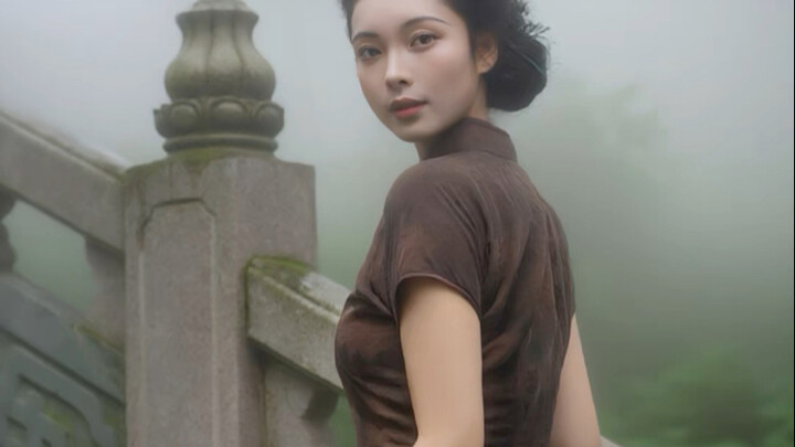 The qipao is the best “medical beauty” for Chinese women—customizing one at the local market.