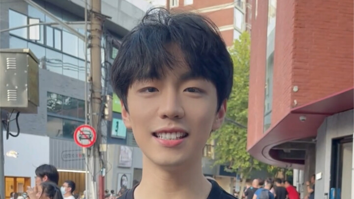 الأخ الصغير مطيع جدًا، فهل ستتخلى الأخت الكبرى عن أخيها؟