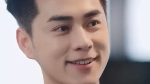 Pelayan 18 tahun kira CEO itu bos mafia dan mencuri info